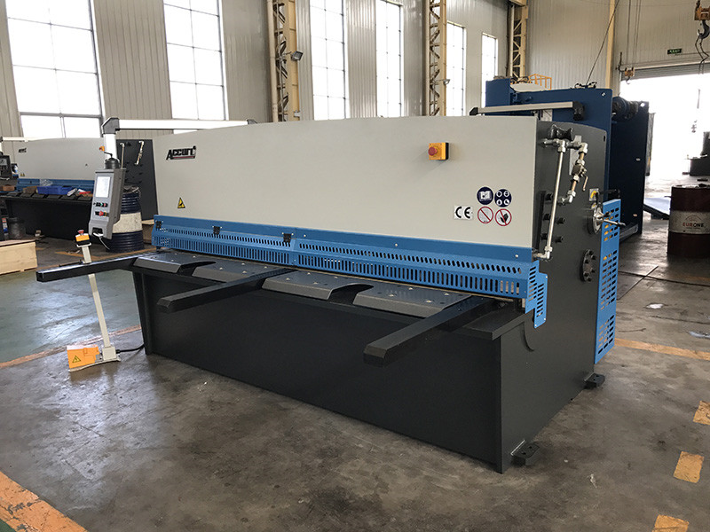 metal shearing machine