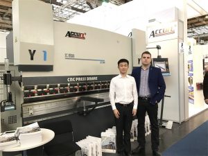 Poland Customers Visit Our Exhibition