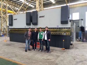 Vietnam Customers Visit Our Factory