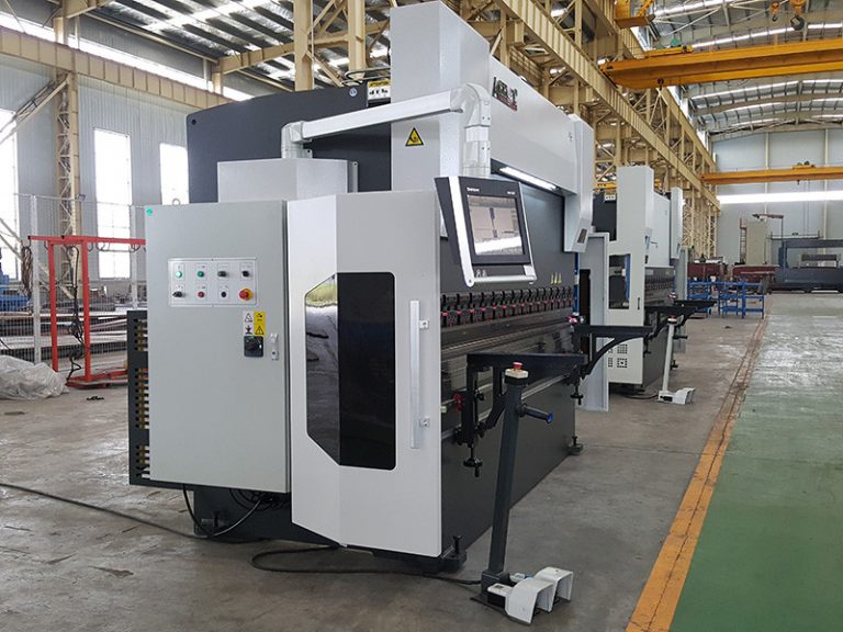 high performance hydraulic synchronized press brake with Robot ACCURL